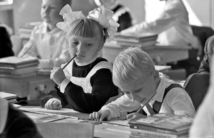 Школьная парта